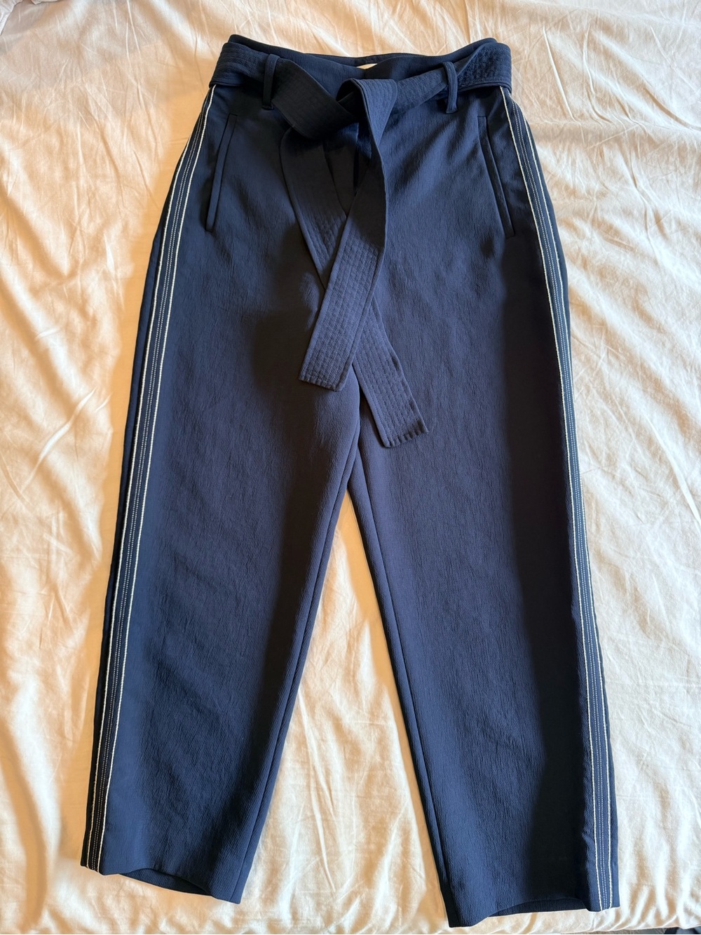 Aritzia Wilfred Tie-Front Navy Tapered Trousers size 2/4